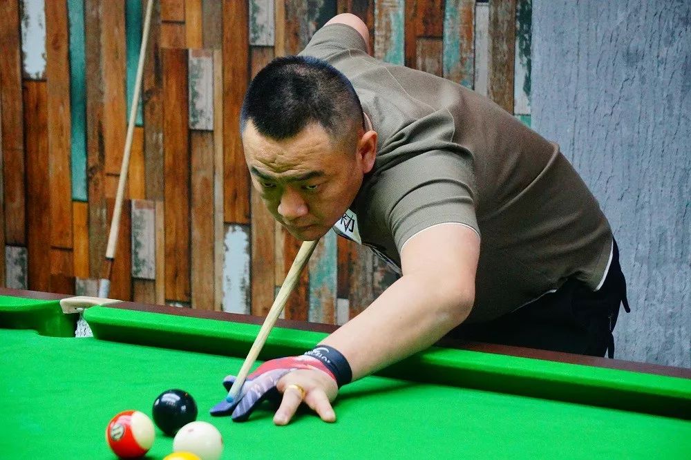 他们通过合 他们通过合