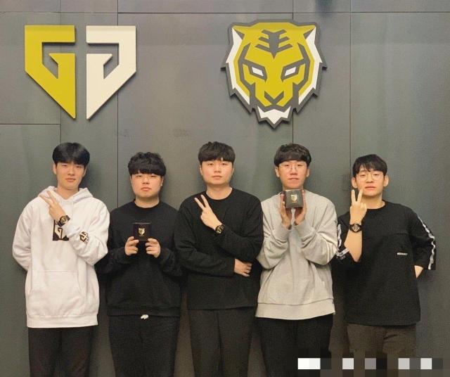 荣韵组合无 荣韵组合无