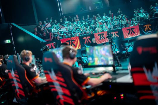 队密切合作 队密切合作