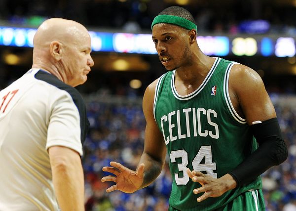 误布朗持球 误布朗持球